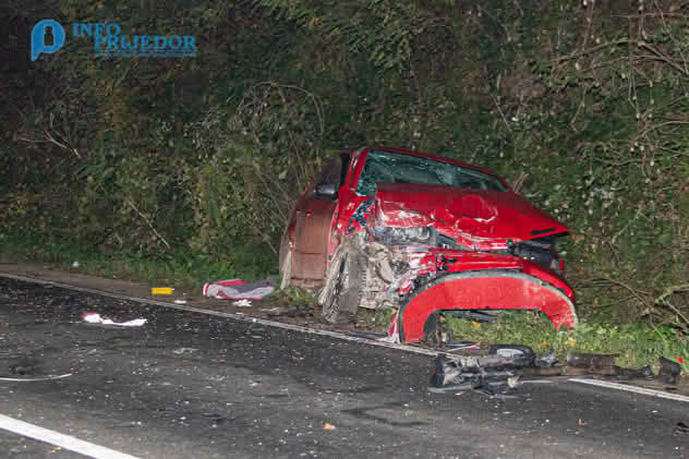 Stravična nesreća kod Bosanskog Novog: Poginuli supružnici, povrijeđeno dijete i muškarac