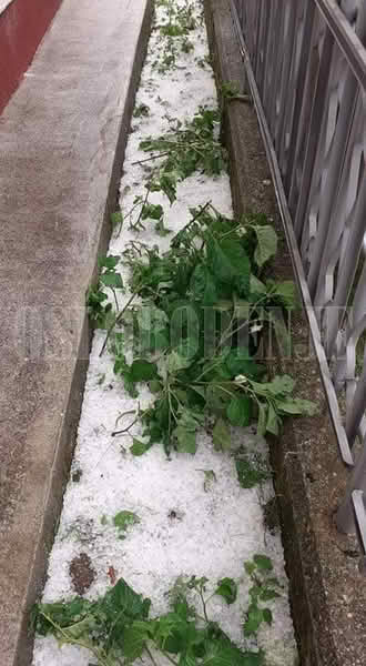 (FOTO) Veliko olujno nevrijeme pogodilo Bugojno: Sve pod ledom