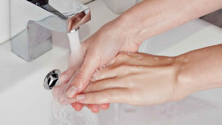 Treba li ruke prati vrućom ili hladnom vodom