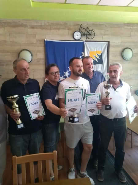 FOTO//Velid Nazrajić iz Mostara pobjednik tavla turnira “Ajvatovica”