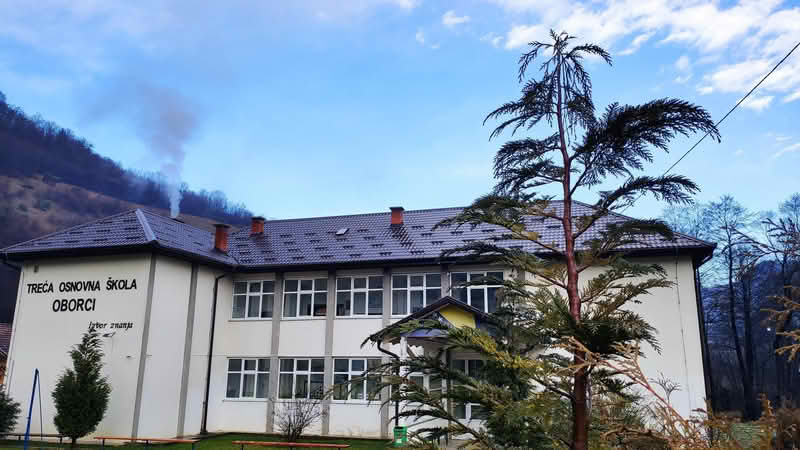 Počela nastava u školama na području općine Donji Vakuf , učenici se vratili u školske klupe