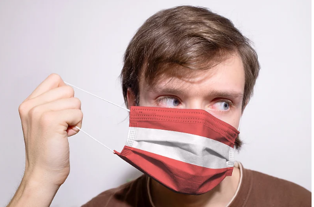 Širenje omikrona / Austrija uvodi nove restrikcije