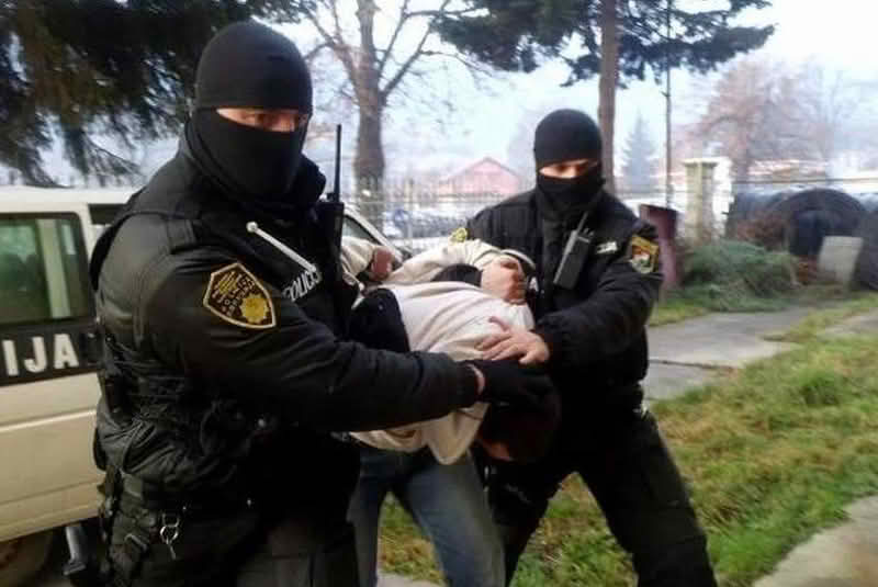 Velika akcija MUP-a SBK: Kod četvorice Donjovakufljana pronađena droga i oružje