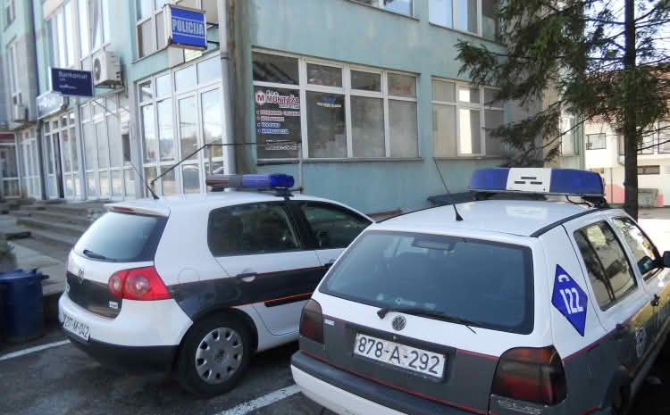 Lopovi upali u kuću kroz prozor pa ukrali 3.000 eura, lovačke puške i zlatni nakit