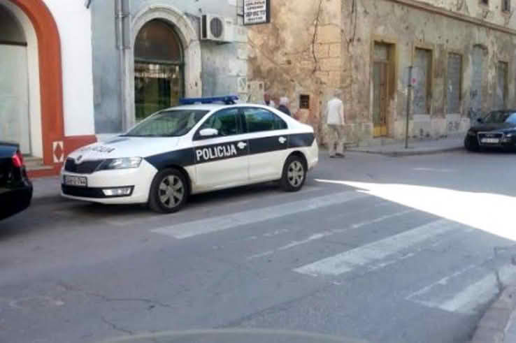 Građane Mostara probudila jaka ekspolozija tokom noći, tri automobila oštećena