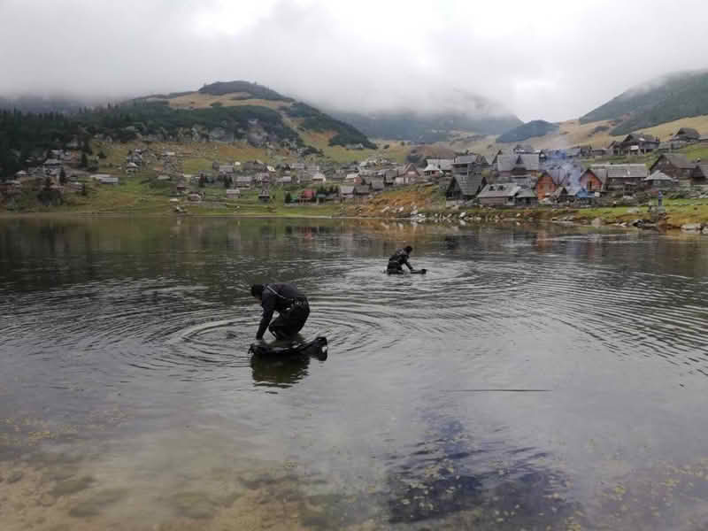 MUP SBK / Počela potraga za dječakom (15) koji se utopio na Prokoškom jezeru