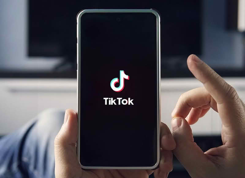Novi smrtonosni izazov na društvenim mrežama: Kako da spasimo djecu od digitalnog svijeta