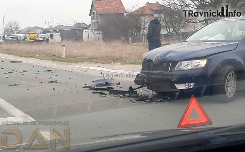 FOTO: Saobraćajna nezgoda jutros na ulazu u  Vitez