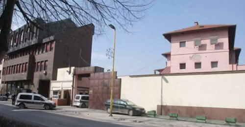 Kroz rupu u zidu pokušali prokrijumčariti drogu u tuzlanski zatvor