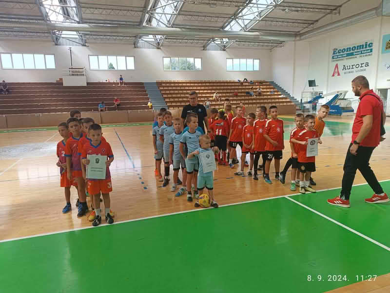 //FOTO// U Sportskoj dvorani počeo futsal turnir “Ciciban KUP 2024”