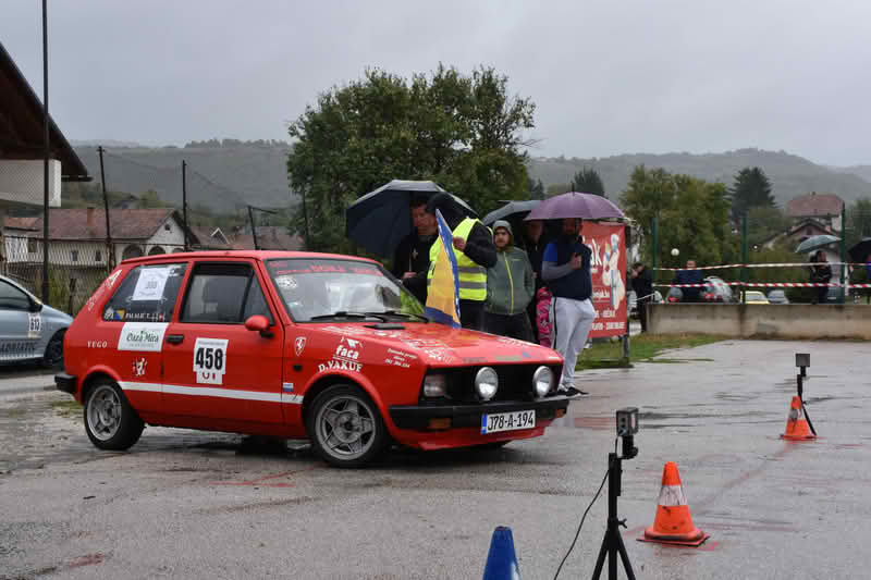Na plohi kod Mješovite srednje škole Donji Vakuf OSV Klub Donji Vakuf danas organizuje Auto rally