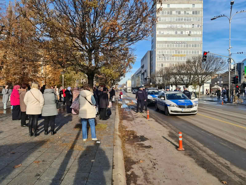 Autobus sa ženama iz Bugojna pod pratnjom ispraćen iz Banjaluke, oglasila se policija o zastavi RBiH
