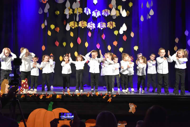 U Domu kulture održana dječija priredba “Zlatna jesen”