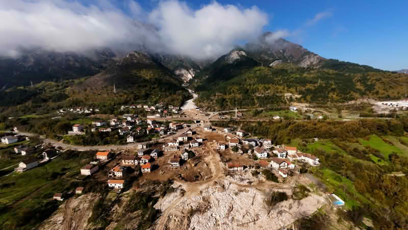 Donja Jablanica: Kuće i dalje u mulju i blatu