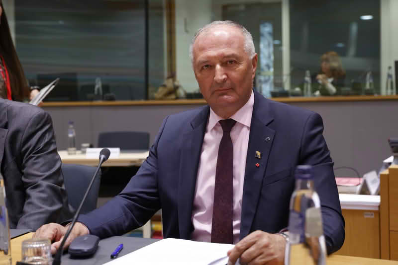 Helez zabranio slijetanje vojnog aviona iz Mađarske: Trebao je doći u Sarajevo, pa u Banju Luku, meni je to simptomatično