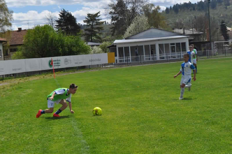 “Malak i “Aba” donirali sportsku opremu FK Radnik