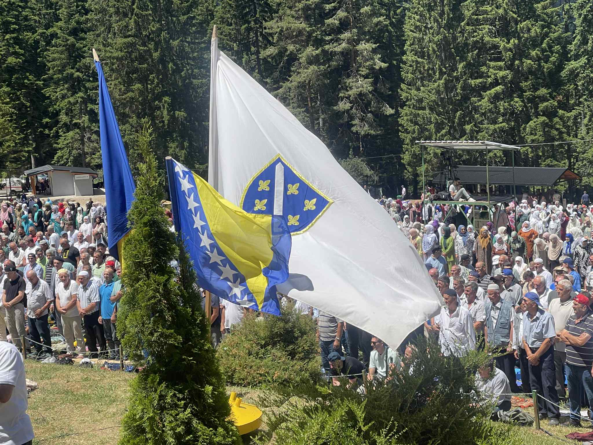 Klanjanjem podne namaza završen Centralni program 515. “Dana Ajvatovice”