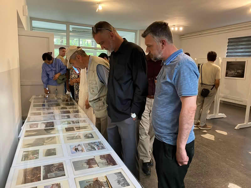 Otvorena izložba starih fotografija sa Ajvatovice