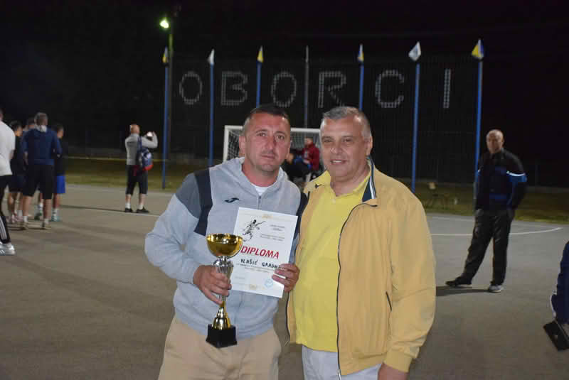 Ekipa “Vlašić gradnja” osvajač prvog memorijalnog turnira u futsalu OBORCI 2025 ” Nido i Salko”