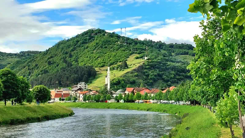 Sunčano, povećenje oblačnosti tokom dana i noći