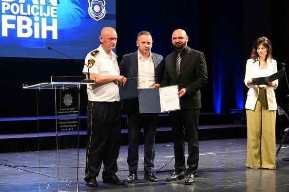 Priznanja za MUP SBK: Zlatne značke uručene glavnom tužiocu, ministru i komesaru