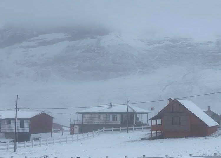 U Turskoj snijeg pao u julu FOTO