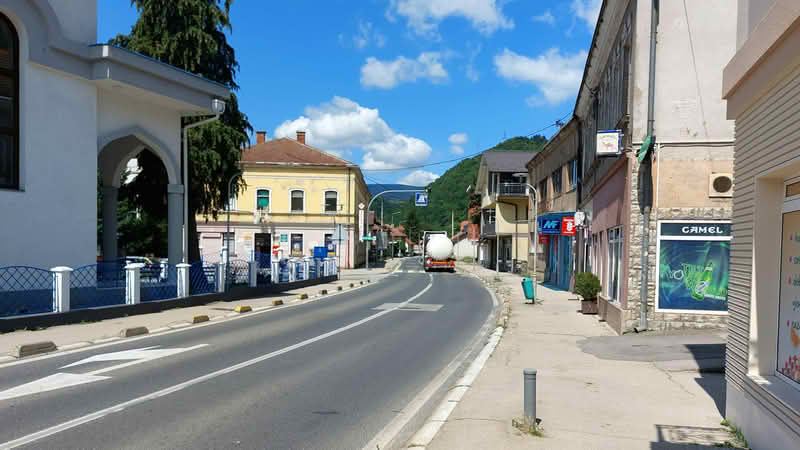 S obzirom da je prvi dan vikenda, naročito su izražene gužve na magistralnom putu M-17