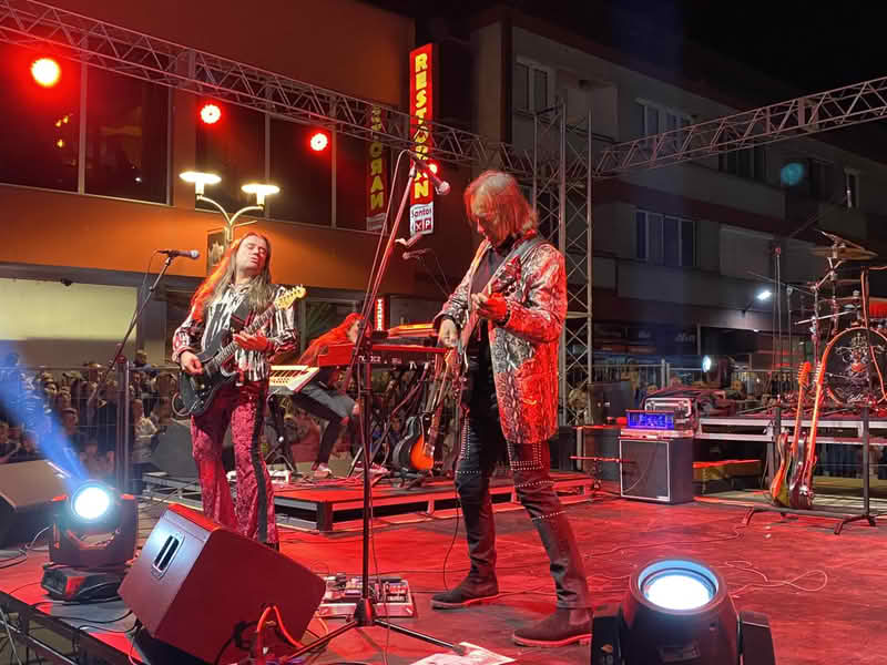 Rock spektakl u Donjem Vakufu: Divlje jagode oduševile publiku